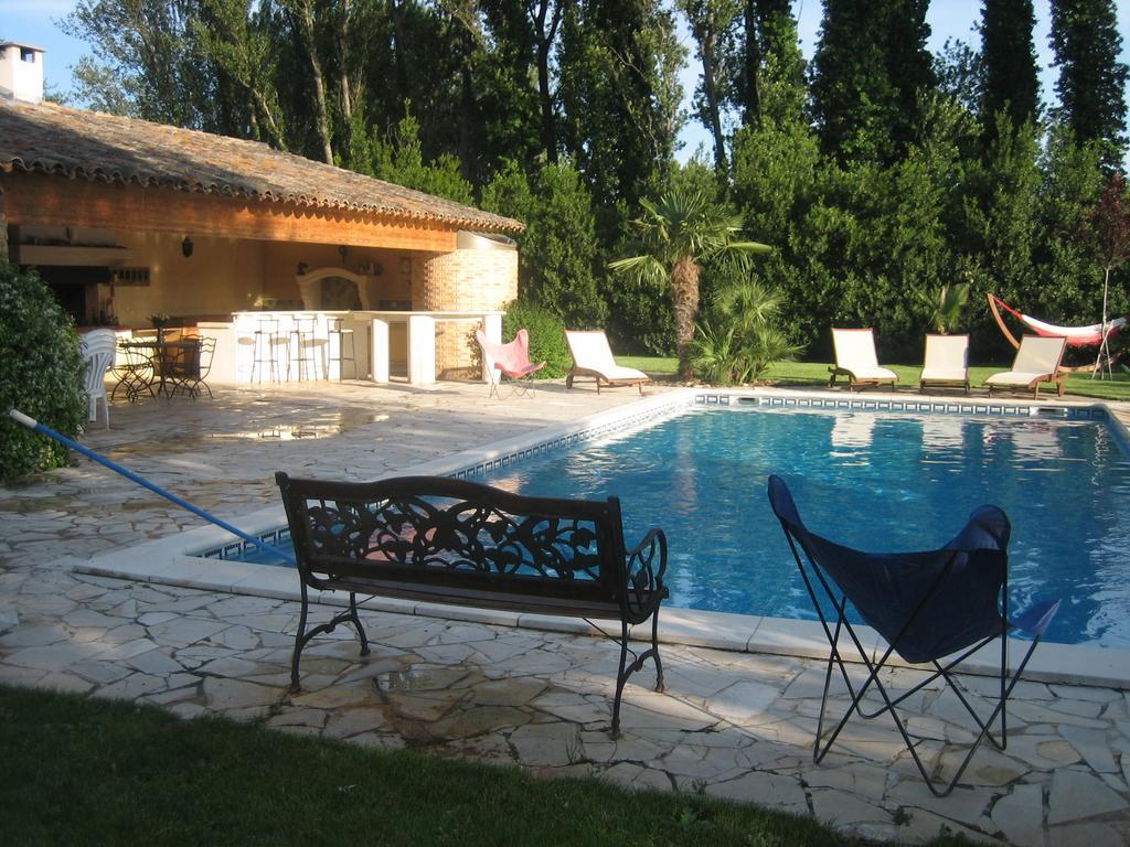 Mas Allard Tarascon Exterior photo